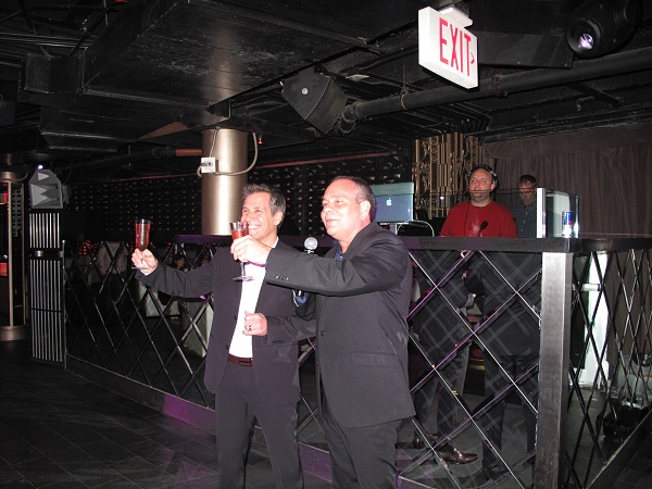 Jose Luis y Fabian Sperman brindan por 10 años más